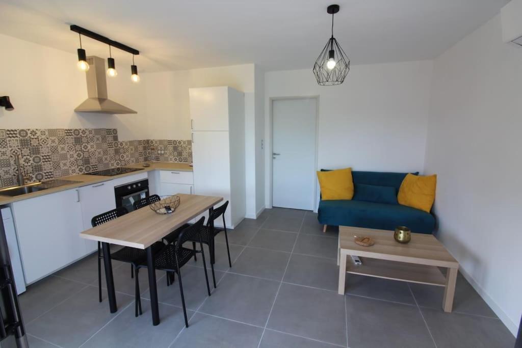 Pause Sur La Route Du Ventoux Adults Only Holiday home Carpentras