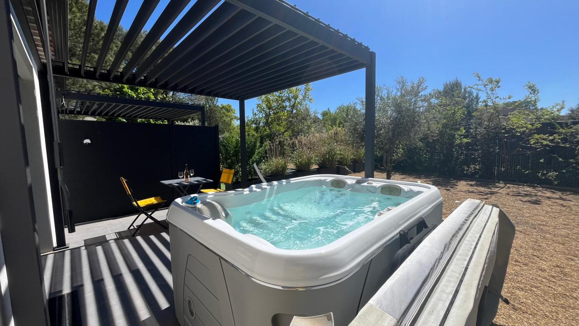 Pause Sur La Route Du Ventoux Adults Only Carpentras